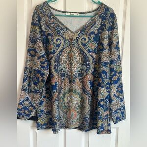Sakurafina Tunic Paisley Women’s Top. Size  XL multicolor paisley print tunic.